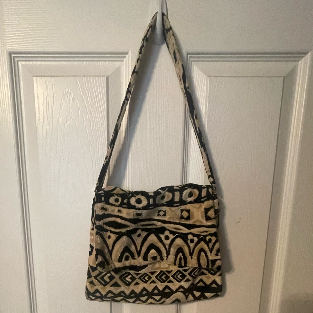 Vintage shoulder bag